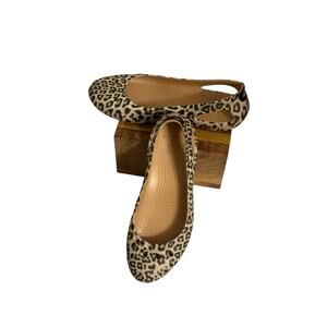Crocs Women Sz 7 Cheetah Ballets Flats Comfort Slip-on Slide Shoes Animal Print